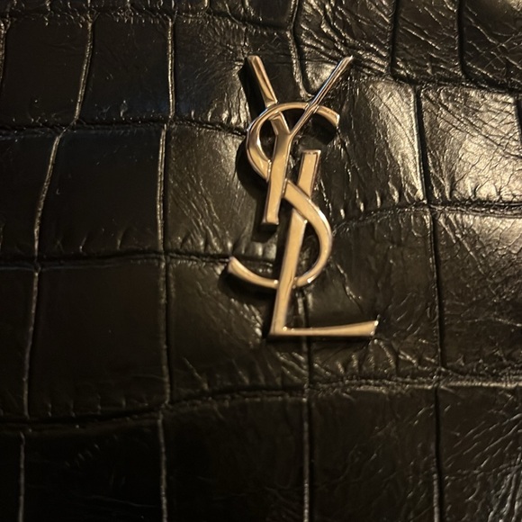 YSL NEW CLUTCH OR WRISTLET ABSOLUTELY BEAUTIFUL NEVER USED - Picture 5 of 12